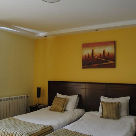 Garni Hotel Contact Белград Экстерьер фото