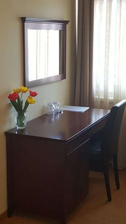 Garni Hotel Contact Белград Экстерьер фото