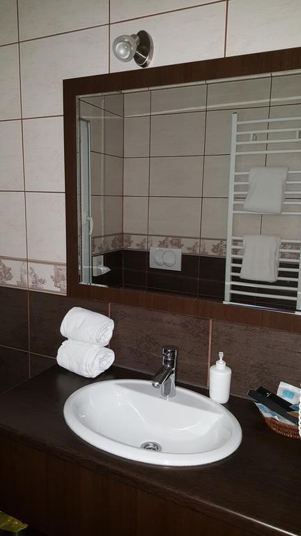 Garni Hotel Contact Белград Экстерьер фото