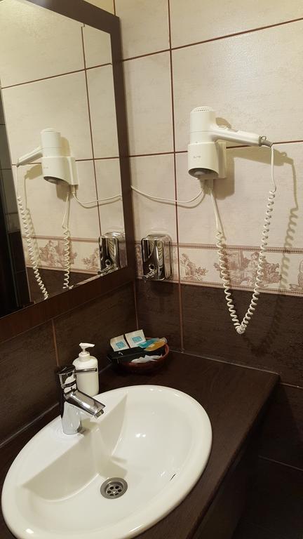 Garni Hotel Contact Белград Экстерьер фото