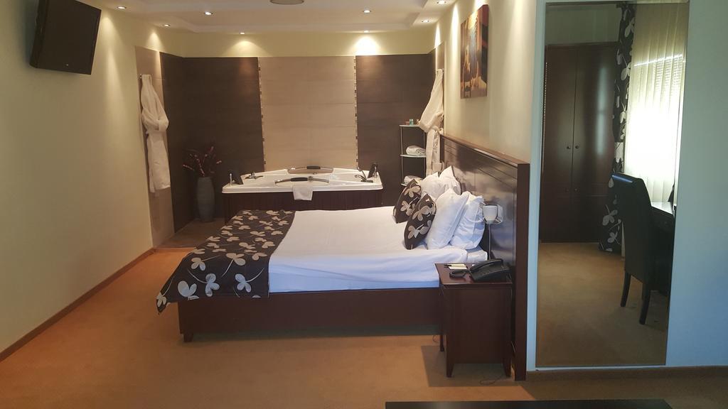 Garni Hotel Contact Белград Экстерьер фото
