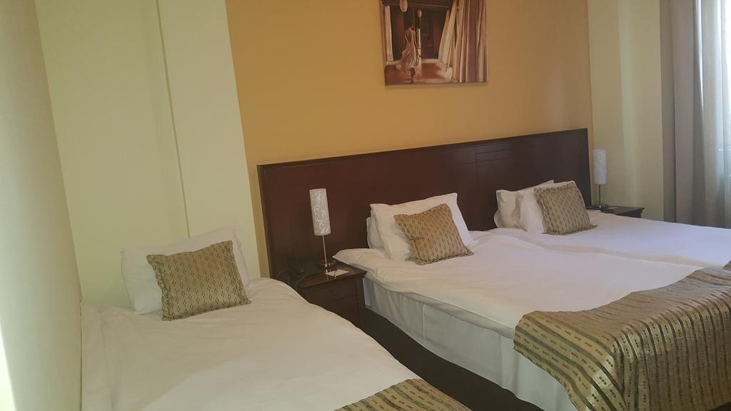 Garni Hotel Contact Белград Экстерьер фото