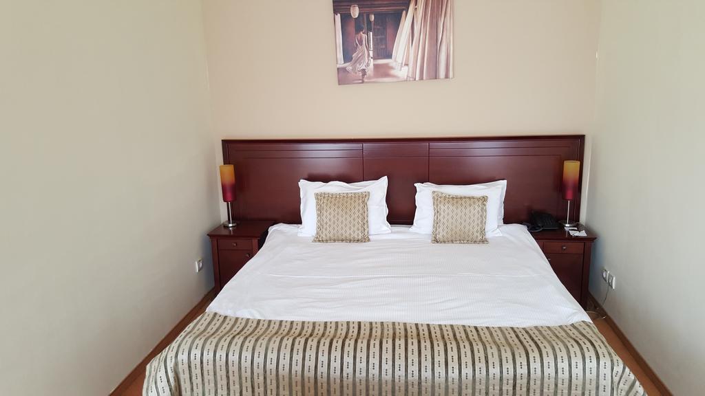Garni Hotel Contact Белград Экстерьер фото