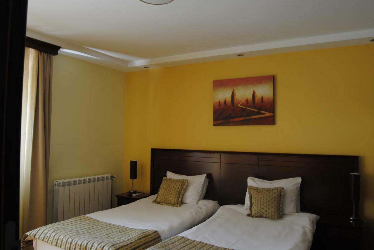 Garni Hotel Contact Белград Экстерьер фото